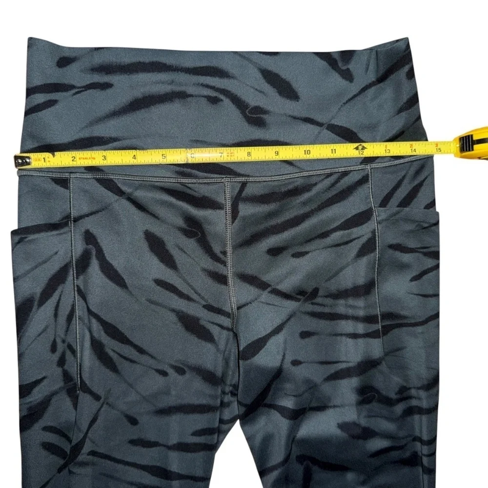 Athleta Salutation Stash Pocket 7/8 Legging & Shanti Crop Set Gray Zebra Print M - Picture 6 of 8